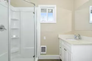 13570 SW Watkins Ave, Portland, OR 97223 - Photo 11