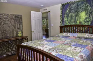 1055 N 5th St, Jacksonville, OR 97530 - Photo 17