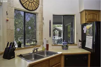 1055 N 5th St #74, Jacksonville, OR 97530 - Photo 3