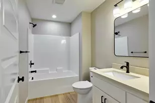 738 NW Alder St, Mill City, OR 97360 - Photo 11