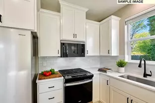 738 NW Alder St, Mill City, OR 97360 - Photo 7