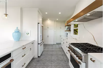 6442 SW Parkhill Dr, Portland, OR 97239 - Photo 11