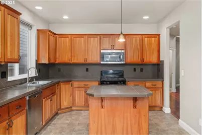 2073 SE 48th Ave, Hillsboro, OR 97123 - Photo 13