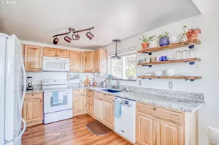 1309 NW Bayshore Dr, Waldport, OR 97394 - Photo 21