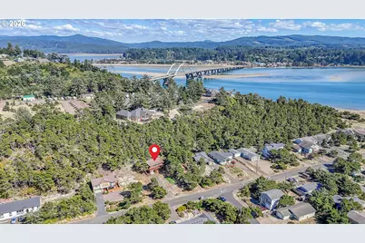 1309 NW Bayshore Dr, Waldport, OR 97394 - Photo 5