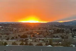 433 SE Larkspur Dr, Madras, OR 97741 - Photo 3