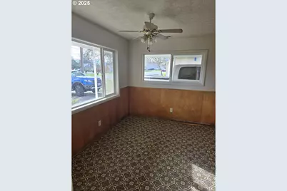 151 NW Sherry St, Winston, OR 97496 - Photo 9