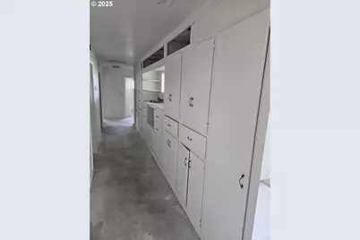 151 NW Sherry St, Winston, OR 97496 - Photo 11