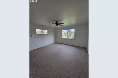 151 NW Sherry St, Winston, OR 97496 - Photo 17