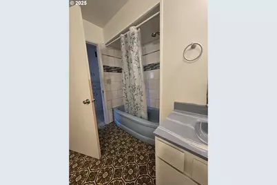 151 NW Sherry St, Winston, OR 97496 - Photo 15