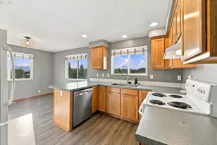 416 Costelloe Dr, Gaston, OR 97119 - Photo 9