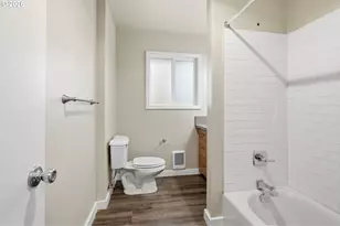 822 S Columbia St, Newberg, OR 97132 - Photo 37