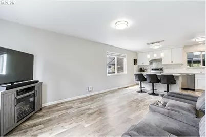 2237 SE 139th Ave, Portland, OR 97233 - Photo 5