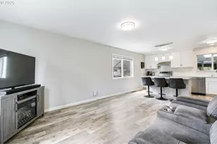 2237 SE 139th Ave, Portland, OR 97233 - Photo 5