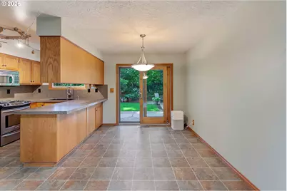 3047 SE 140th Ave, Portland, OR 97236 - Photo 9