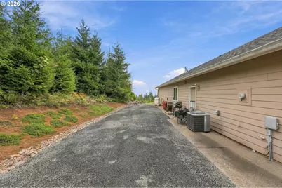 780 Five Peaks Dr, Kalama, WA 98625 - Photo 41