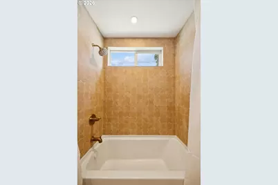 10114 N Calhoun Ave, Portland, OR 97203 - Photo 25