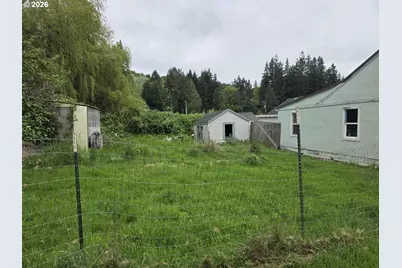 1305 Park Ave, Raymond, WA 98577 - Photo 7
