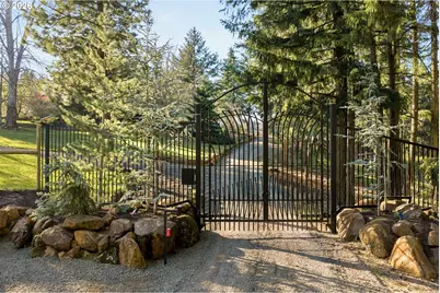 4050 Sylvester Dr, Hood River, OR 97031 - Photo 3