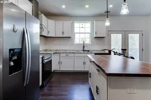 1332 SE Strong Ave, Roseburg, OR 97470 - Photo 5