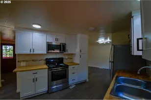 2193 Canyonville-Riddle Rd, Riddle, OR 97469 - Photo 11