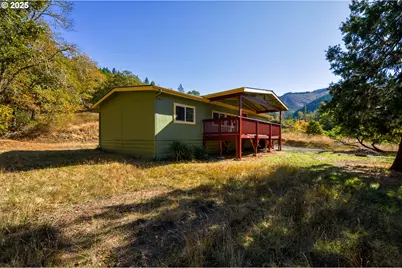 2193 Canyonville Riddle Rd, Riddle, OR 97469 - Photo 3