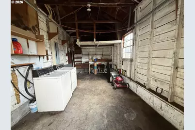 1664 Main St, Springfield, OR 97477 - Photo 11