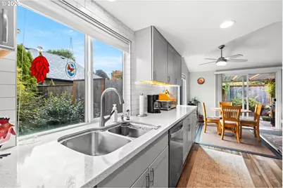 14926 NE Eugene St, Portland, OR 97230 - Photo 7