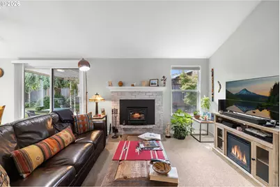 14926 NE Eugene St, Portland, OR 97230 - Photo 13