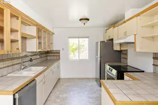 4546 NE 78th Pl, Portland, OR 97218 - Photo 13