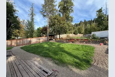 759 S 71st St, Springfield, OR 97478 - Photo 19