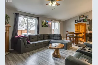 1607 NE 16th Ct, Battle Ground, WA 98604 - Photo 3