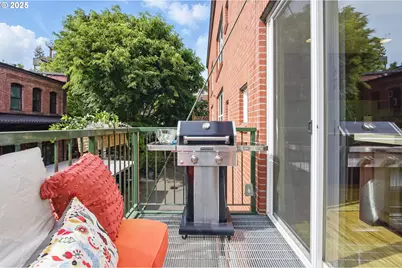 1009 NW Hoyt St #210, Portland, OR 97209 - Photo 27