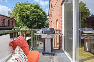 1009 NW Hoyt St, Portland, OR 97209 - Photo 27