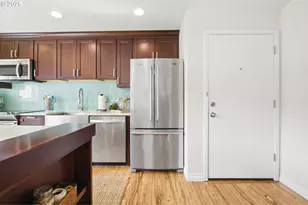 1009 NW Hoyt St, Portland, OR 97209 - Photo 13