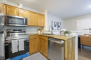 12911 NE Prescott Dr, Portland, OR 97230 - Photo 9