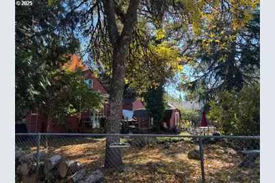 1061 5th St, Washougal, WA 98671 - Photo 3