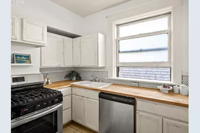 2109 NW Irving St #411, Portland, OR 97210 - Photo 25