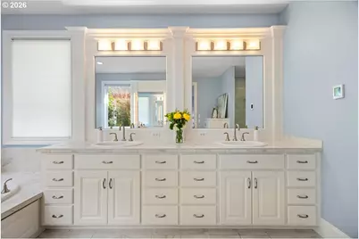 5436 SW Champion Pl, Portland, OR 97225 - Photo 23