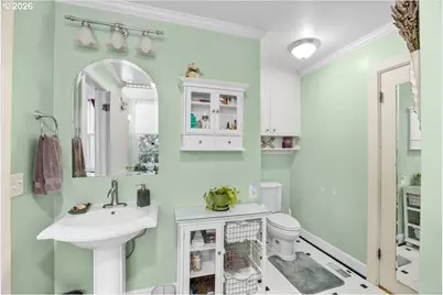 511 Oak St, Oakland, OR 97462 - Photo 17