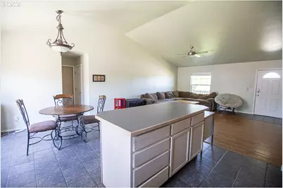 114 18th St, La Grande, OR 97850 - Photo 5