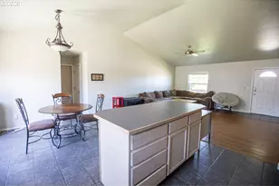 114 18th St, La Grande, OR 97850 - Photo 5