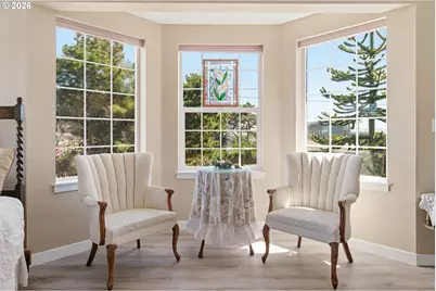 539 SW Park St, Newport, OR 97365 - Photo 23