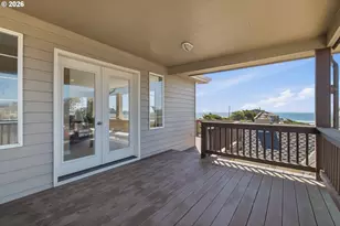 539 SW Park St, Newport, OR 97365 - Photo 11
