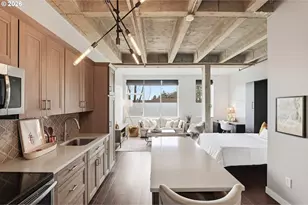 900 NE 81st Ave, Portland, OR 97213 - Photo 11