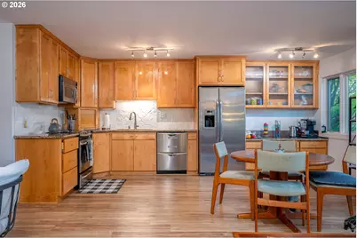 2021 SW Main St #32, Portland, OR 97205 - Photo 9