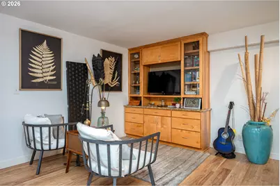 2021 SW Main St #32, Portland, OR 97205 - Photo 5