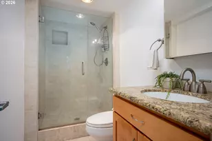 2021 SW Main St, Portland, OR 97205 - Photo 19