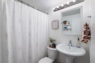 12425 SW 7th St, Beaverton, OR 97005 - Photo 13