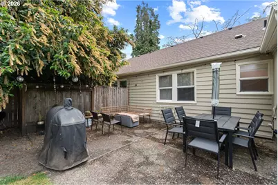 12425 SW 7th St, Beaverton, OR 97005 - Photo 25